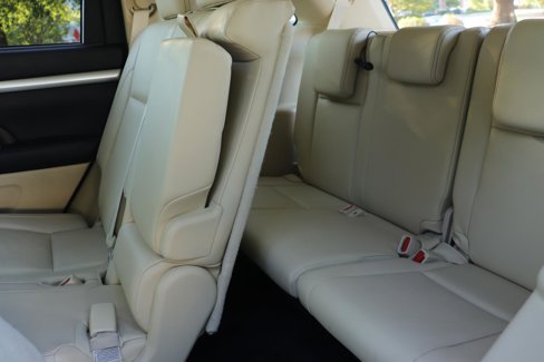 Used 2014 Toyota Highlander XLE image 17