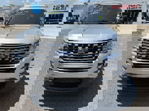 Used 2017 Ford Explorer 4WD image 2