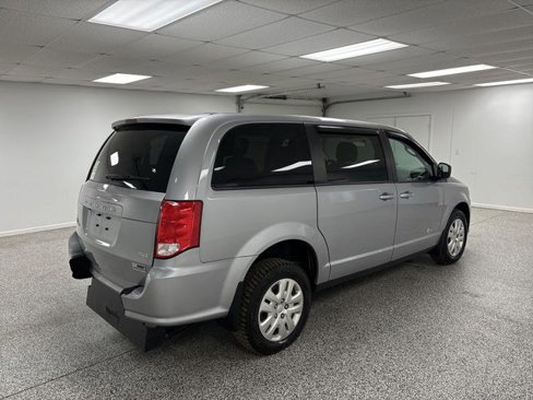 Used 2018 Dodge Grand Caravan SE image 48