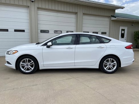 Used 2018 Ford Fusion SE image 4