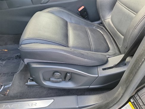 Used 2018 Jaguar E-PACE SE image 15