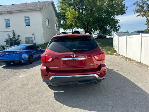 Used 2017 Nissan Pathfinder SV image 5