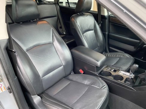 Used 2016 Subaru Outback 3.6R Limited image 17