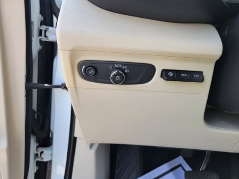 Certified 2021 Buick Envision Avenir w/ Technology Package II image 15