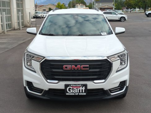Used 2023 GMC Terrain SLE w/ Driver Convenience Package image 11