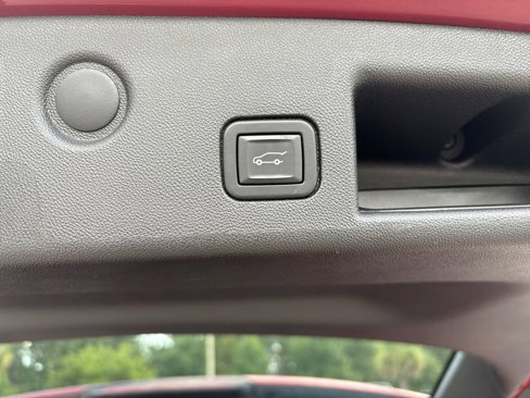Used 2021 Chevrolet Equinox LT image 11