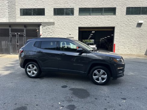 Used 2018 Jeep Compass Latitude w/ Cold Weather Group image 5