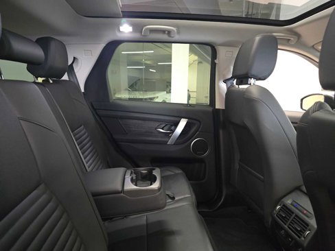 Used 2023 Land Rover Discovery Sport SE image 12