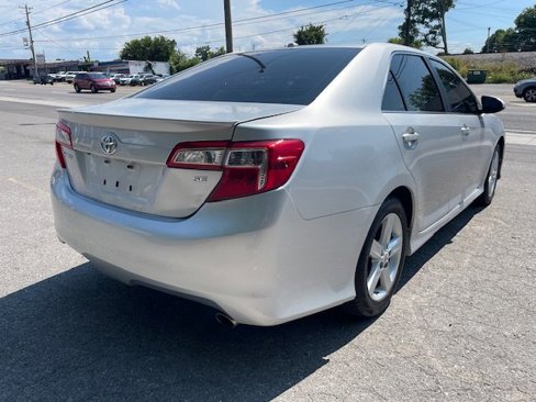 Used 2012 Toyota Camry SE image 5