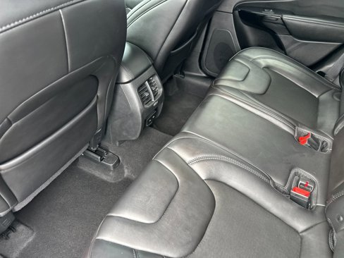 Used 2019 Jeep Cherokee Latitude Plus image 12