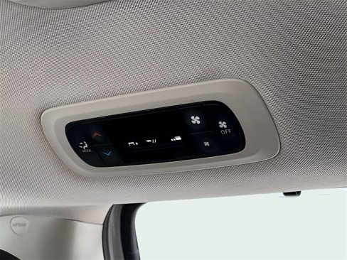 Used 2021 Chrysler Voyager Lxi image 34