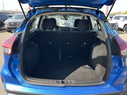 Certified 2022 Nissan Kicks SV image 9