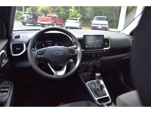New 2025 Hyundai Venue SE image 12