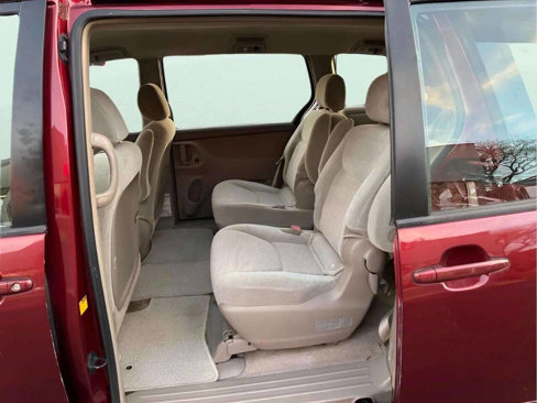 Used 2006 Toyota Sienna LE image 16