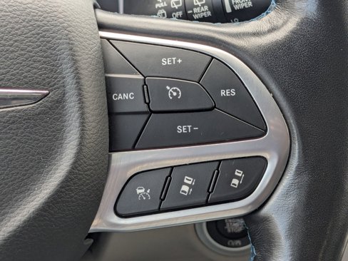 Used 2021 Chrysler Pacifica Touring-L image 20