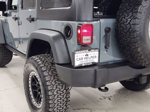 Used 2015 Jeep Wrangler Unlimited Rubicon w/ Connectivity Group image 38
