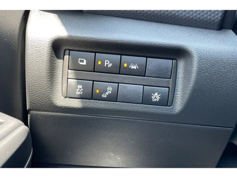 Used 2023 Nissan Kicks S image 39