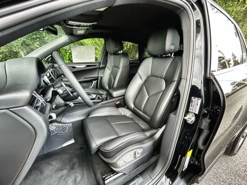 New 2026 Porsche Macan image 13