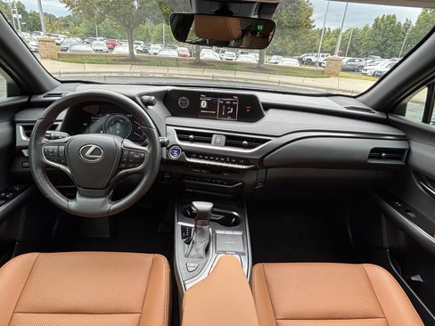 Used 2022 Lexus UX 250h w/ Premium Package image 18