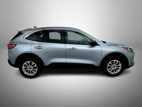 Used 2022 Ford Escape SE w/ Cold Weather Package image 4