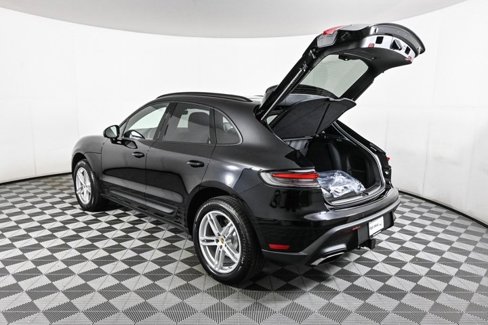Certified 2025 Porsche Macan image 35