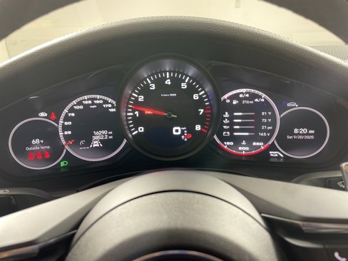 Certified 2022 Porsche Panamera Platinum Edition image 18