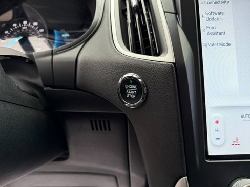Used 2023 Ford Edge SEL image 27