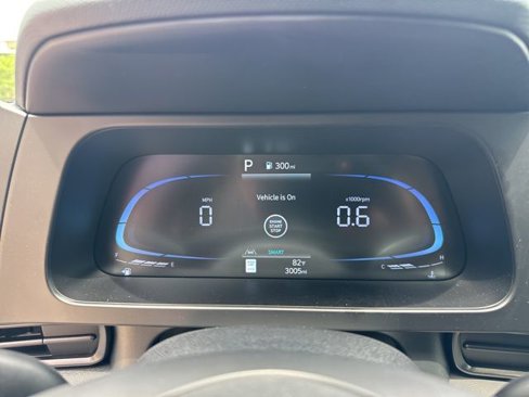 Certified 2025 Hyundai Elantra Sport image 12