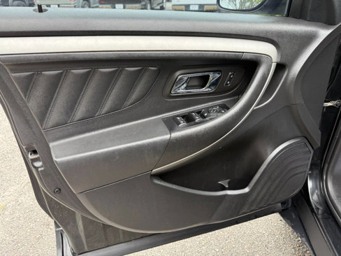 Used 2013 Ford Taurus SEL image 39