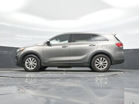 Used 2018 Kia Sorento LX image 42