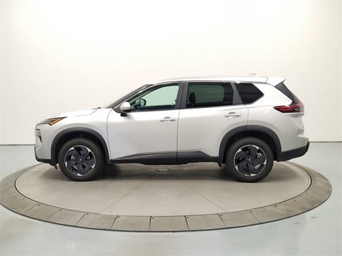 Used 2024 Nissan Rogue SV image 5