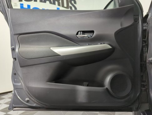 Used 2020 Nissan Kicks SV image 8