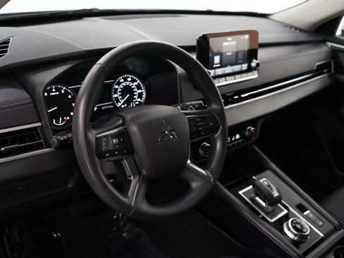 Used 2024 Mitsubishi Outlander ES image 20