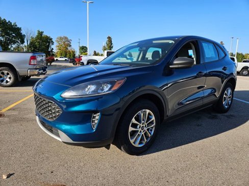 Used 2020 Ford Escape S image 3