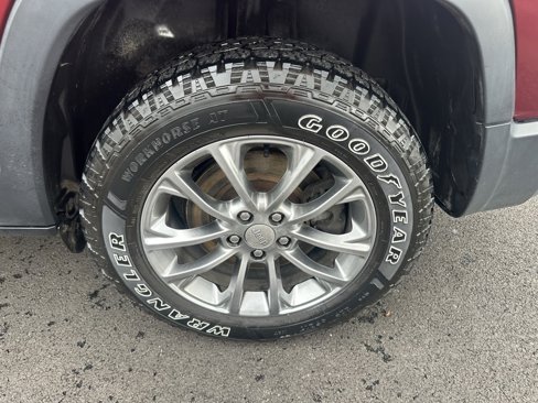Used 2019 Jeep Cherokee Latitude Plus w/ Cold Weather Group image 22