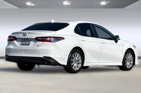 Certified 2020 Toyota Camry LE image 3