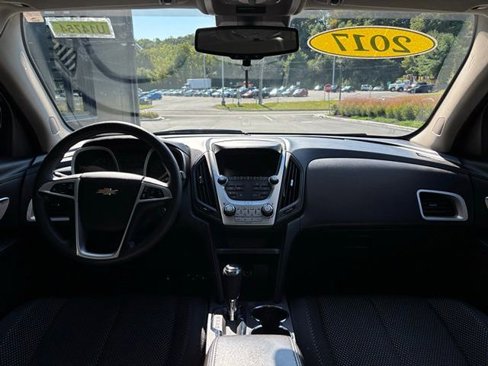 Used 2017 Chevrolet Equinox LT image 20
