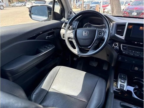 Used 2017 Honda Pilot Touring image 12