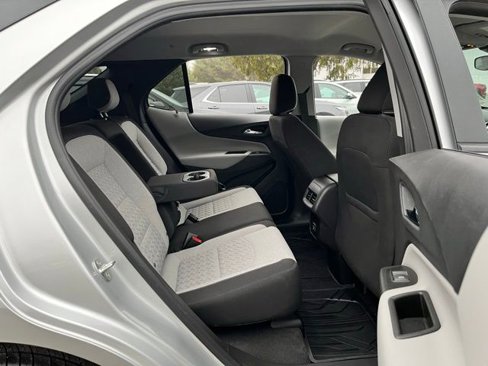 Used 2022 Chevrolet Equinox LS w/ LS Convenience Package image 18