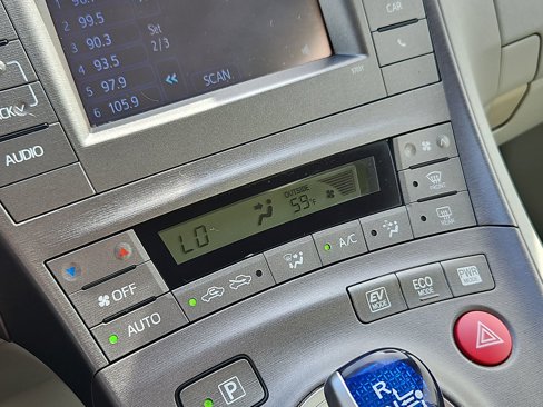 Used 2015 Toyota Prius Three image 21