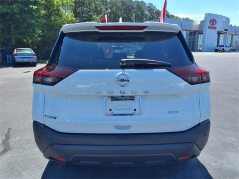 Used 2021 Nissan Rogue S image 2
