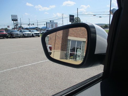 Used 2022 Ford Escape SEL image 18