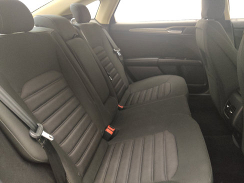 Used 2017 Ford Fusion SE w/ Fusion SE Technology Package image 19