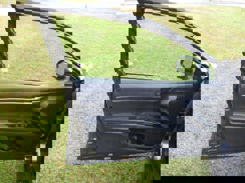 Used 2019 Toyota Camry SE w/ Phone Cable & Charge Package image 9