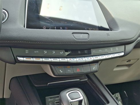 Used 2019 Cadillac XT4 Luxury w/ Cold Weather Package image 15