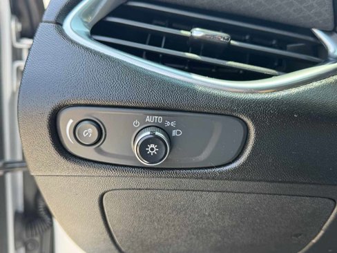 Used 2018 Chevrolet Malibu LT image 27