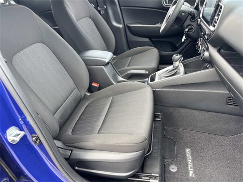 Used 2023 Hyundai Venue SE image 11