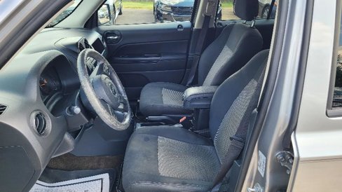 Used 2016 Jeep Patriot Sport w/ Power Value Group image 9