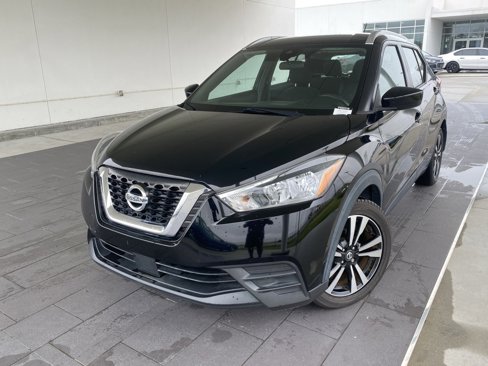 Used 2020 Nissan Kicks SV image 1