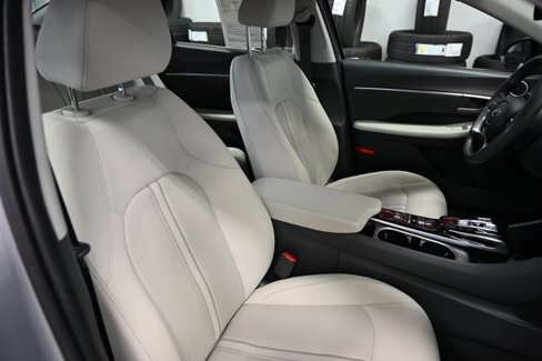 Used 2023 Hyundai Sonata SEL w/ Preferred Accessory Package image 9